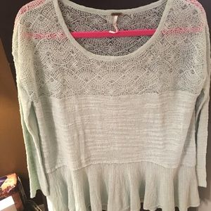 .FREEPEOPLE MINT GREEN TOP CROCHET DETAIL NWOT